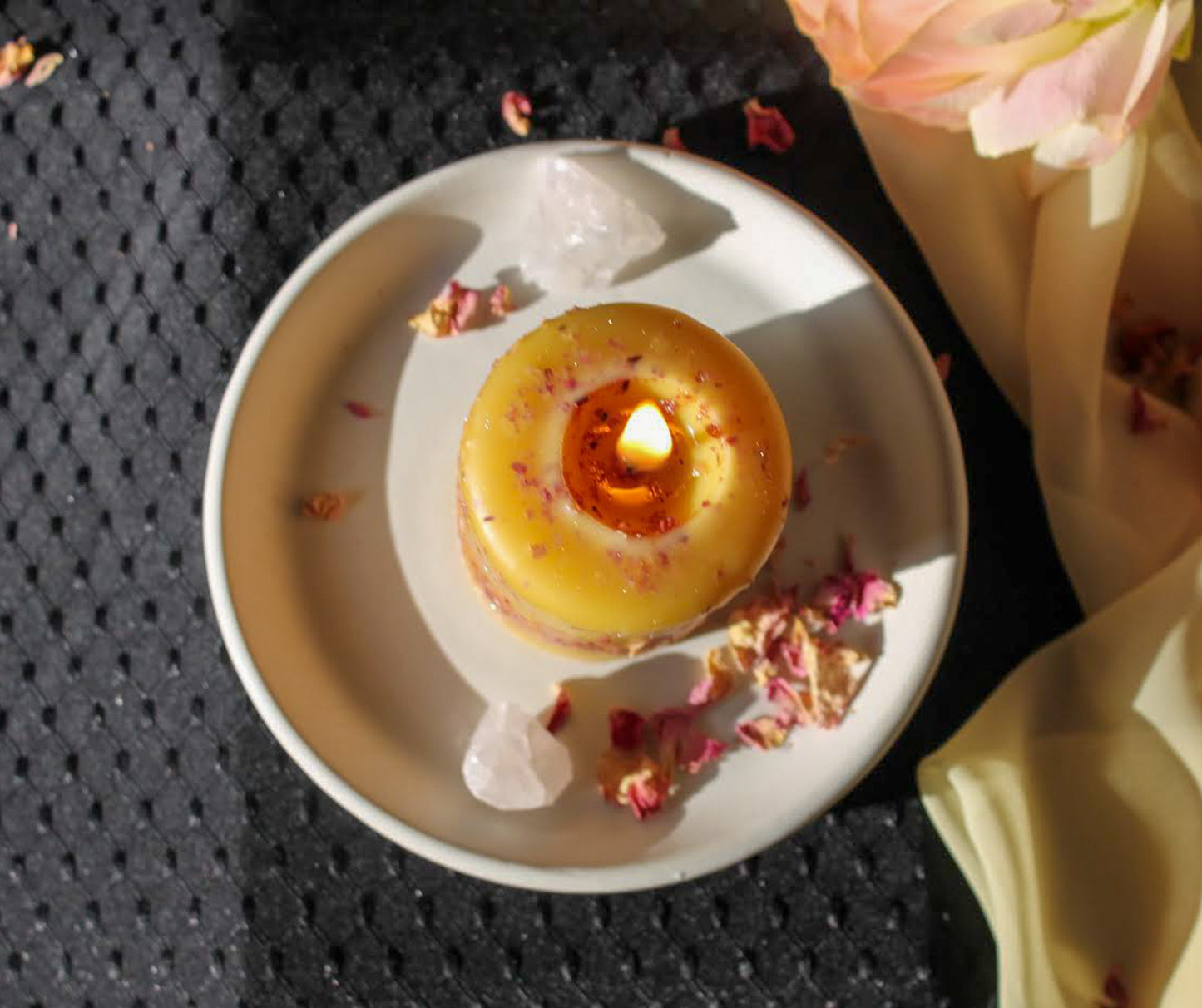Yellow Small Pillar with Rose Petals