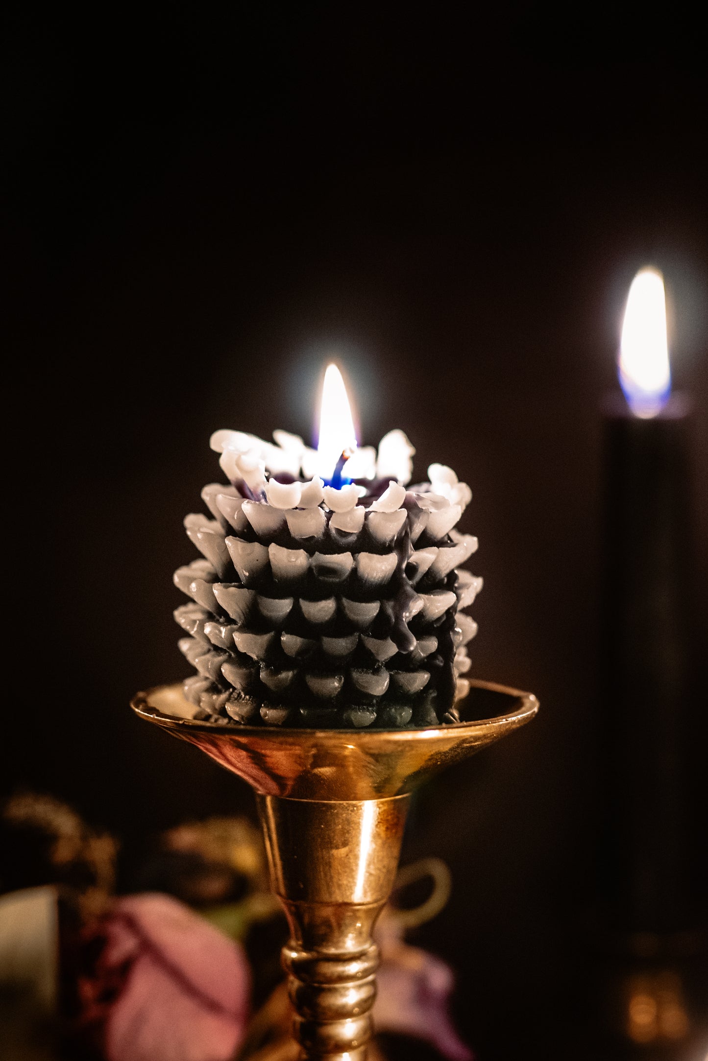 handmade pinecone beeswax candle with cotton wick